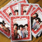 Nothing says romance like the Jonas Brothers.
(Kid's Birthday Parties via Flickr)