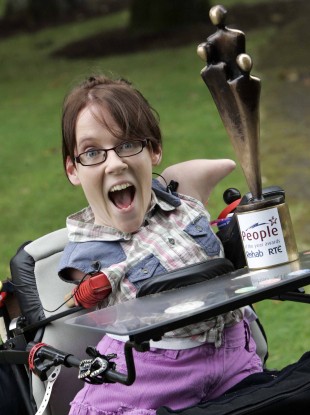 Joanne O'Riordan with her People of the Year Award at a photocall yesterday afternoon.