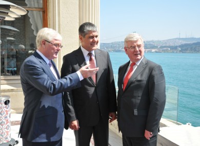 John McSweeney, head of Innovation at ESB, Serdar Bilgiç, head of energy generation at Unit and Tánaiste and Minister for Foreign Affairs and Trade, Eamon Gilmore T.D pictured at the announcement that ESB International has won its first contract in Turkey valued at €30 million.