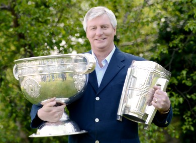 Michael Lyster will present tonight's draw.